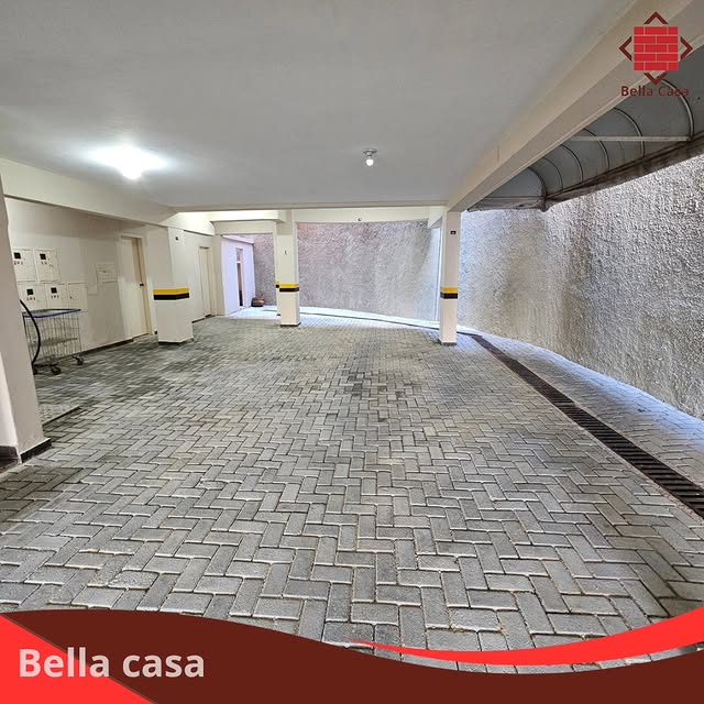Execução de piso intertravado de concreto.